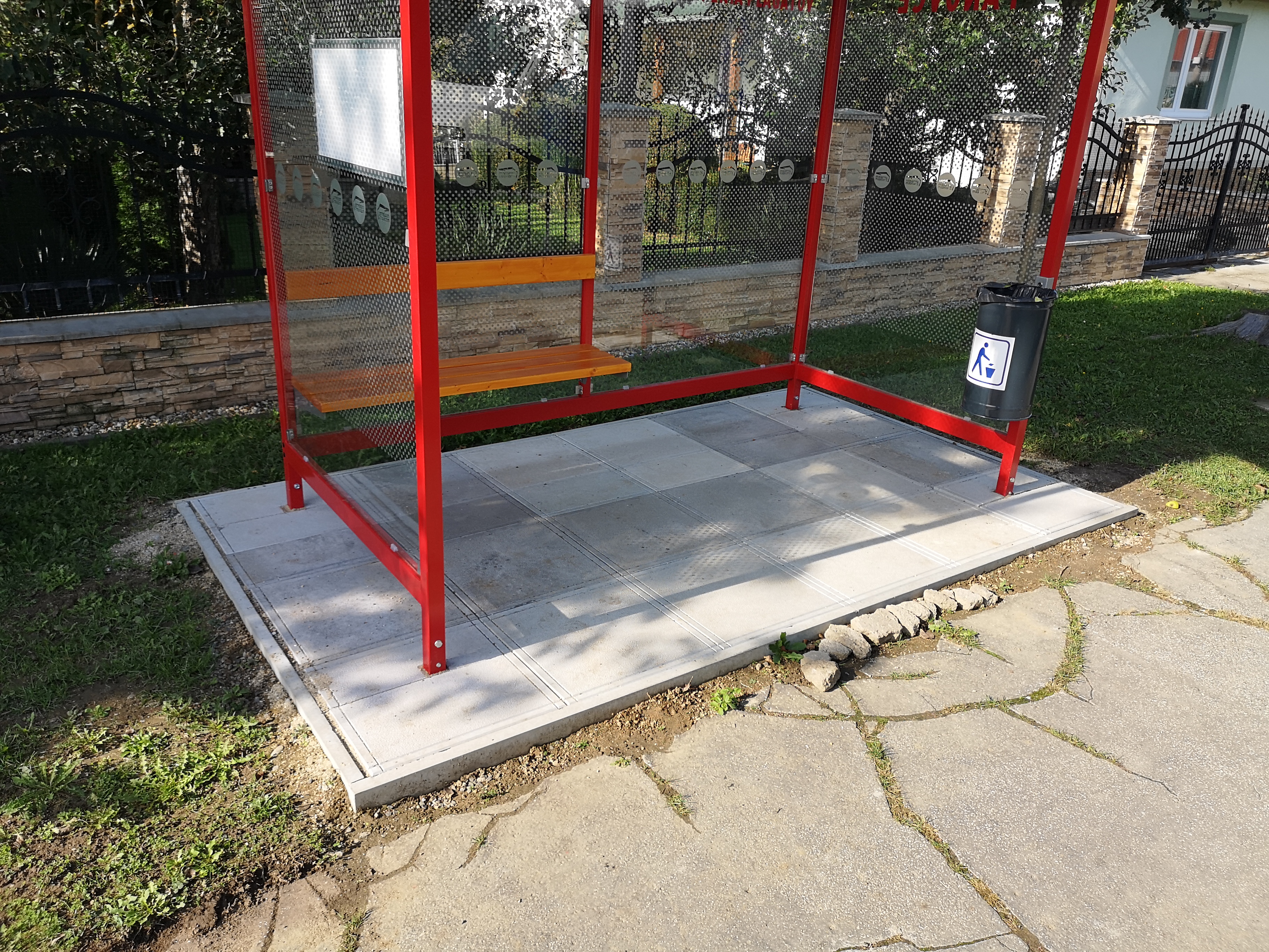 Betónové prvky v záhrade